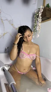 katy_sweet19 A natural tub bath Pic 5