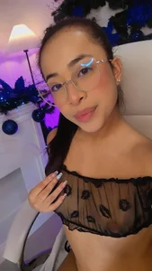 July_Adams Public Immagine  2