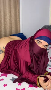 Too tempting to pass up 👀🤤 de Falak-Yasin Foto 2
