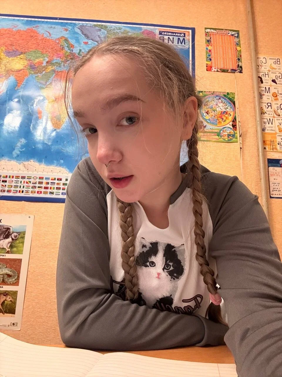 bambi_lu i am a good student!👓  3. fénykép