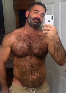 EngagedTaboo8 Hairy Hình