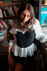 IsabelleDaza library Pic 2