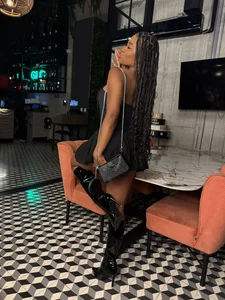 NahomyVega Public Pic 4