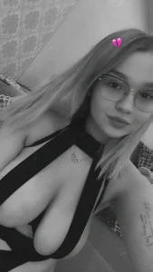 LesleyMil live Foto