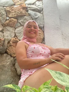 With a clean conscience and dirty desires. 🥵🔥 de AliaAsad Foto 3