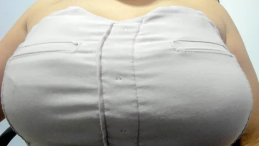 Emilia_Betancourt0923 smalltits Pic 2