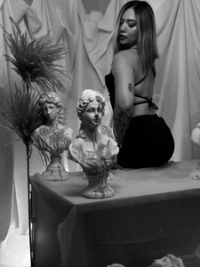 HaleyGreen1 Elegance Pic 3