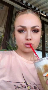 LadyJeenのJoin me for a coffee!の 3枚の写真