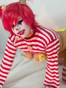 Kuromii_のRONALD MC'DONALD 🍔🍟❤ (Do you want to come here and eat my burger? ❤)の 8枚の写真