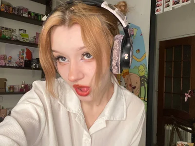 SkinnyWhiteAngel Public Poză