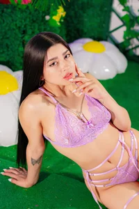 Emilyy05_ kullanıcısının Purple💜 albümü -  5 fotoğraf