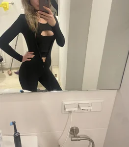 Sandy4Swallow Public Pic 5