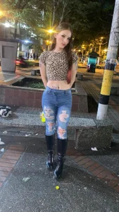 Playwithlulut_777 Public 圖片