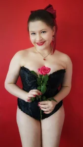 TinniAngel Roses Day Pic 4