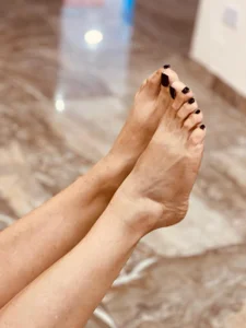 KyleDoom_ My feets Pic