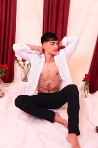 AlessioVitale 💪🏽🔥 My body is your Valentine’s gift. Foto