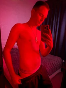 My sexy body in red light de DarkPr1nce  3 Imagens