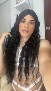 BeckyAnders new look รูป  2