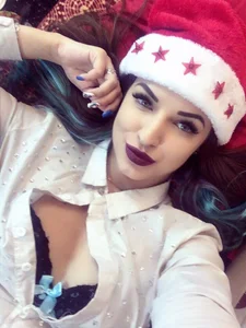 Public od LindaaLu  2 snímek