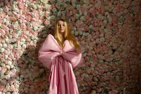 Milana_Key Like a flower among flowers 사진 2