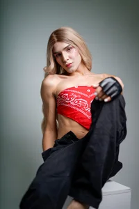 hailey_sky_のIrresistible and provocative...の 2枚の写真