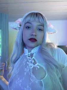 sophia_arevaloの💋の 4枚の写真