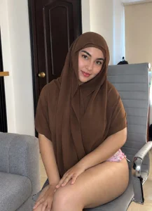Malika_Noor I love being that sweet and tender girl who steals your smiles without even trying. Foto 2