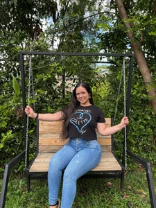 loreen_grey Mostrándote un poco de mi descanso 🍷💚 Bilde 9