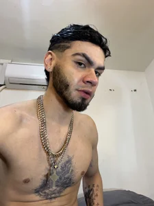 RyanMira 2026 working hard Billede 8