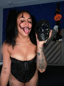 Ibbie_drastic “Don't be afraid... my spells will only make you lose control.”👻🎃 Immagine  5