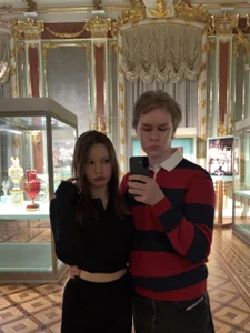 AdrianaChrisShow Public зображення 4