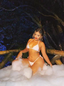 AnnaBrooks1 HOT JACUZZI🤍 Foto 5