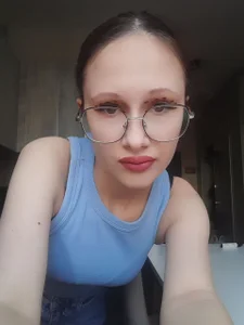 mona_cloud your shy girl 🙂 Bilde 2