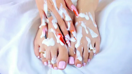 Martina_Gracex cum in feet🥵 Immagine  4