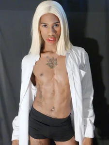 Kendall_Gil Shall we play at being your secretary? Billede 3