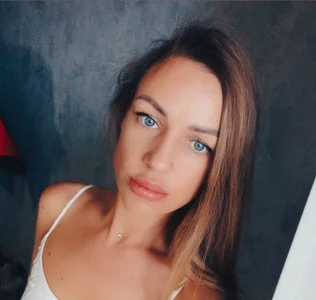 Skinny_Nally Deep blue eyes 사진