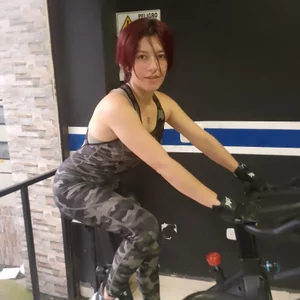Laura_hellss Training at the gym 🥵 Pic