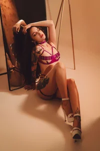 mssjulia Sexy Mirror Pic 2