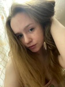 Messy Hair, Soft Mood 🤎 de VirginaCoty  3 Imagens