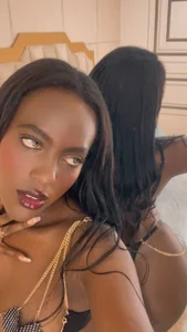 DakotaWangi Public Pic