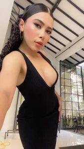 With black everything we look good !🥵🖤 de susan_cute198 Foto 4