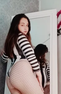 Vic_Taylor cute girl👻 Pic 3