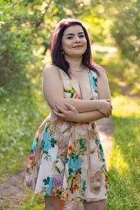 BustyMadison Public รูป 