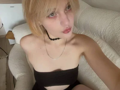CandyBooms_ Do I have a very beautiful name? Looks like you'll be moaning it tonight. slika