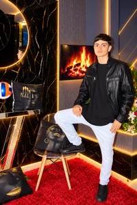 Brian_Montes Public Bilde 3