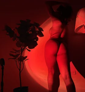 maykka A little red ❤️ Pic 4