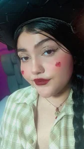 TaniaBellini Public  3টি ছবি