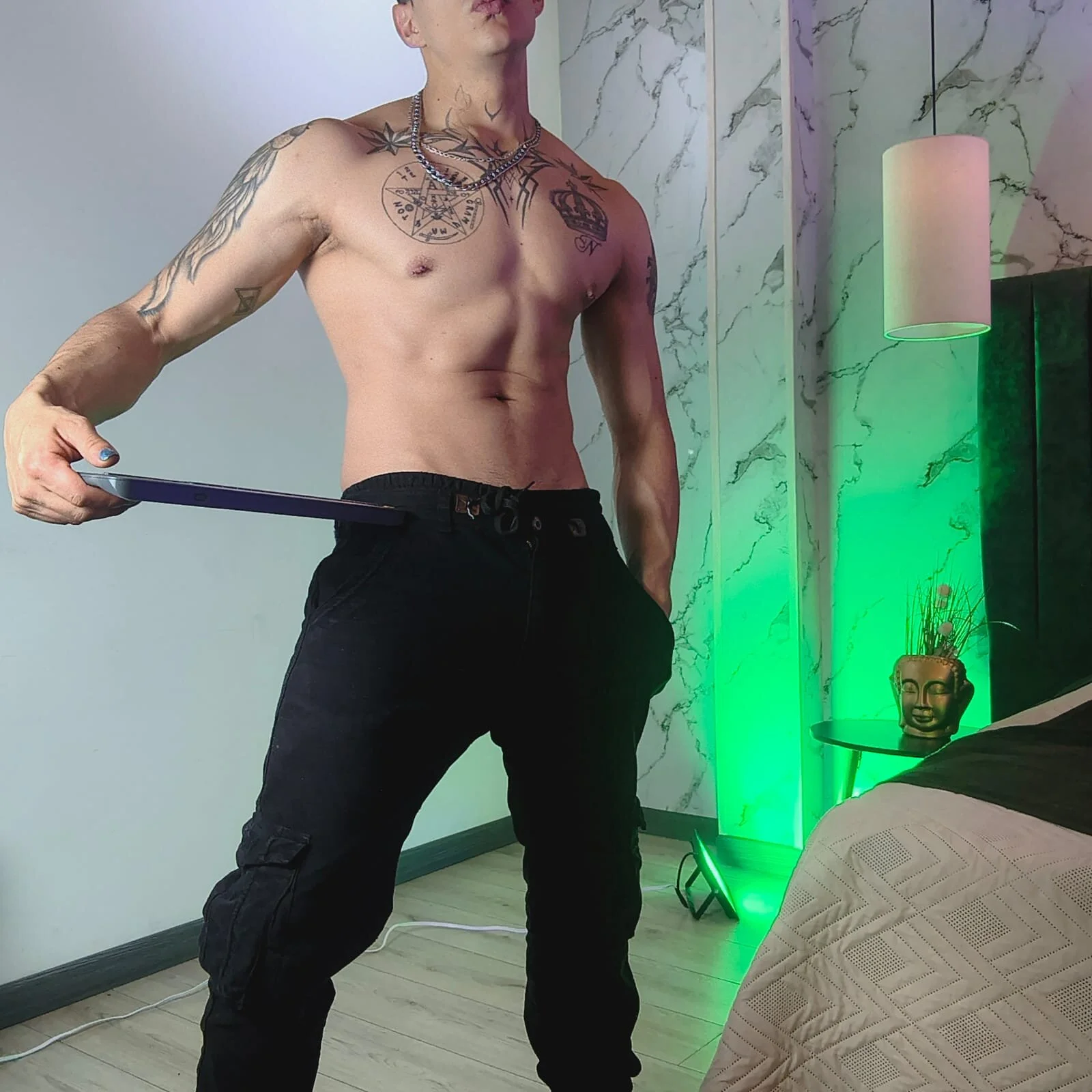 Dustin_Sonne Enjoy a little more😏 Foto 2