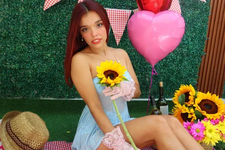 hannahill69 Picnic Day 🌞🌼 Pic 6