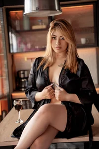 amy_nicolee Will you be with someone this holiday season? Εικόνα 5